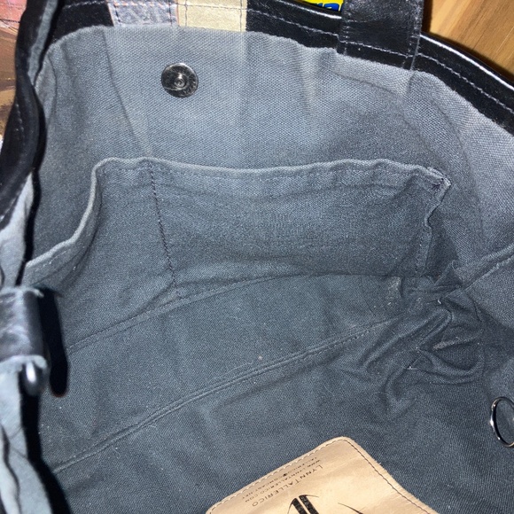 Lynn Tallerico black leather bag with gold and silver racing stripes - Picture 8 of 9